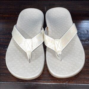 Vionic Cream Sandals with Iridescent Straps